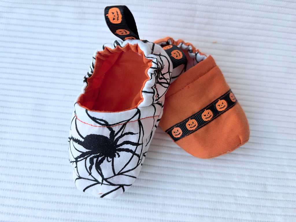 2 in 1 Reversible Halloween Booties  - 3-6 months