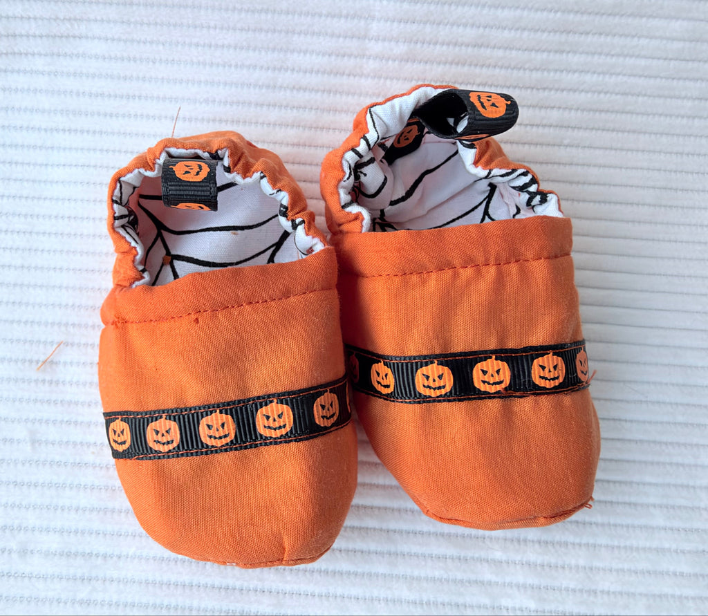 2 in 1 Reversible Halloween Booties  - 3-6 months